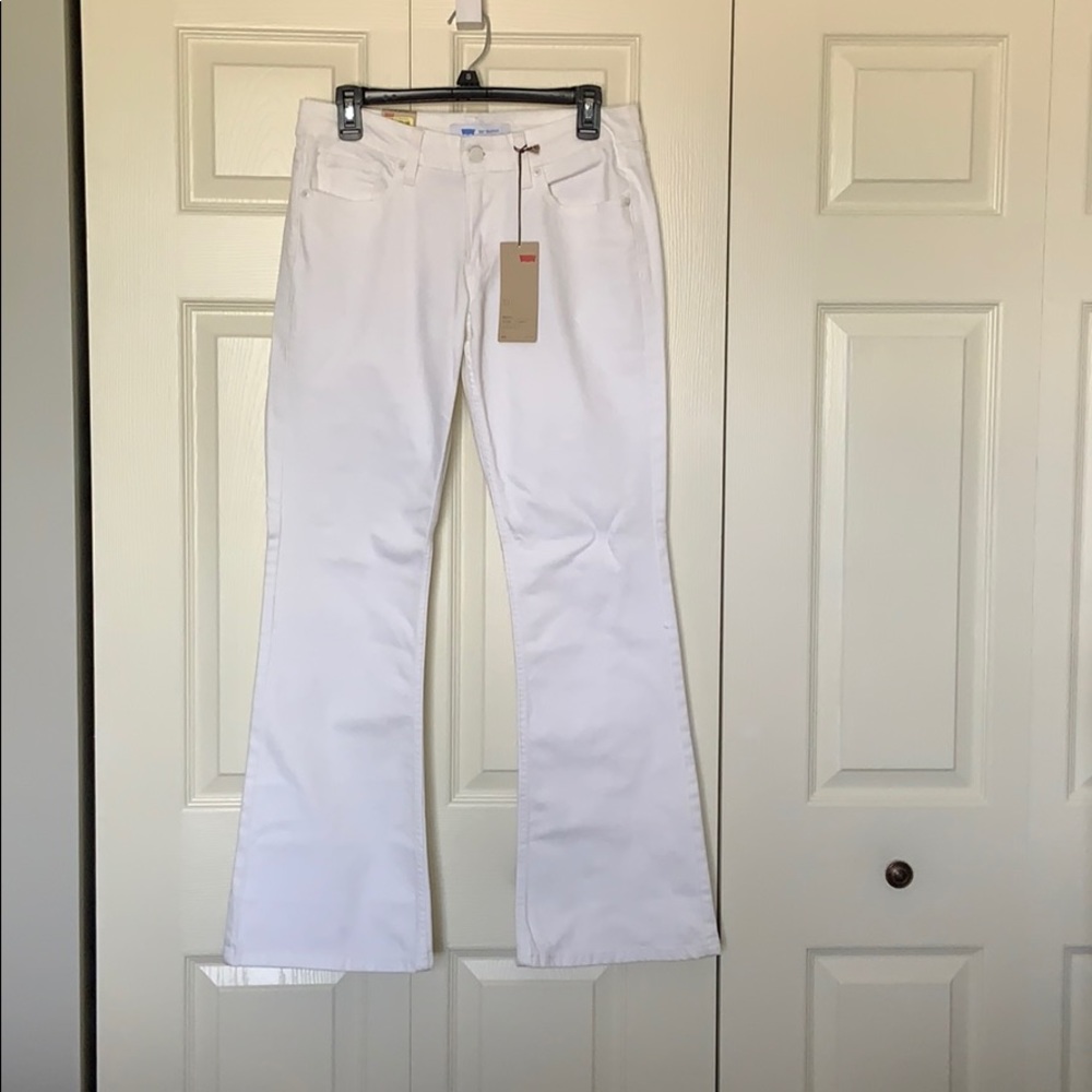 Levi’s white jeans size 7M/28